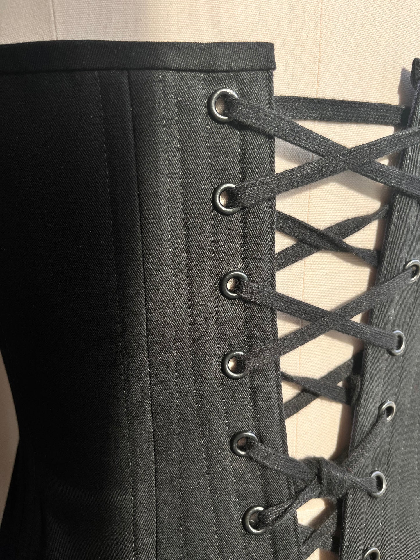 Signature Noir Strapless Corset