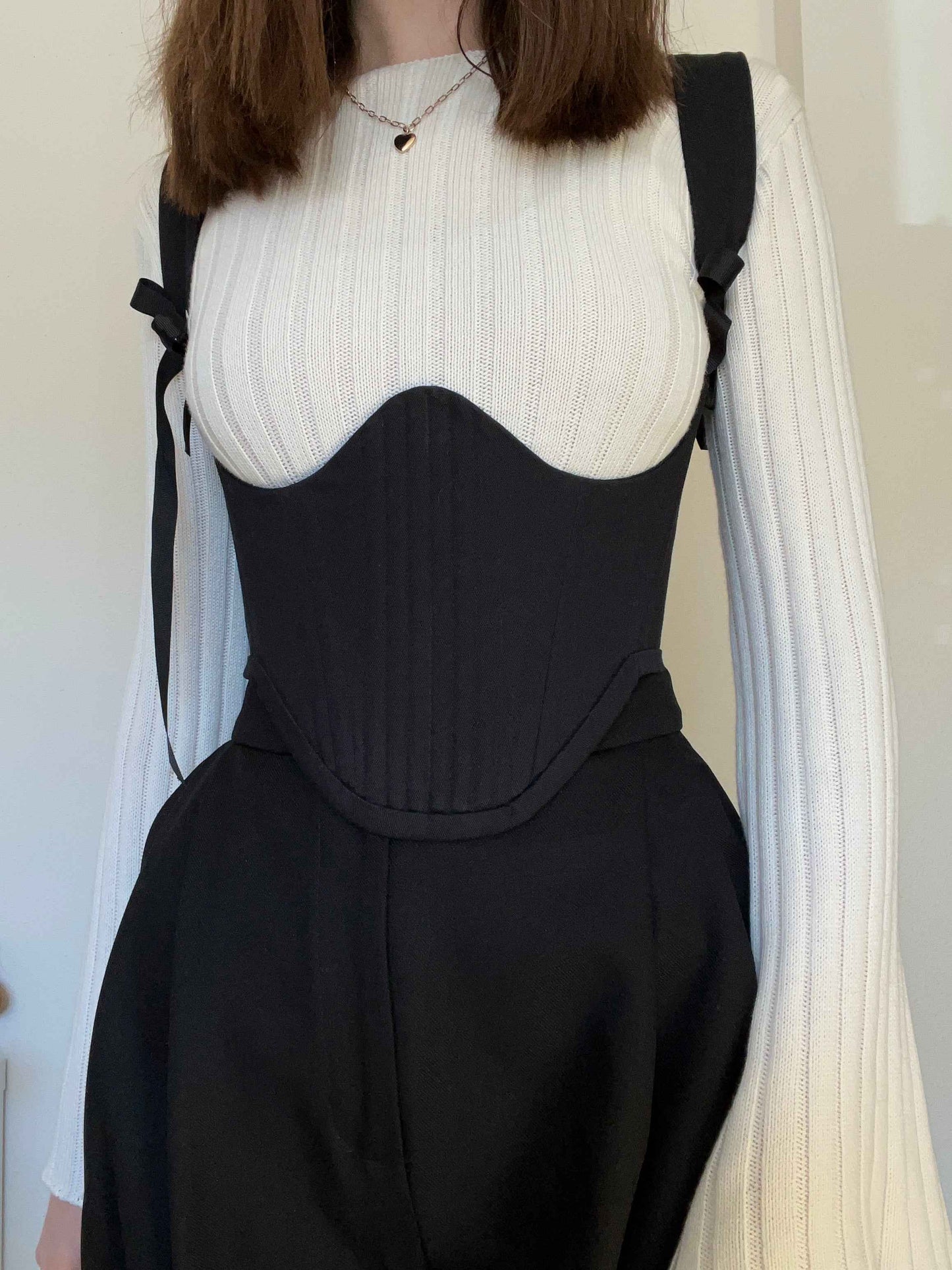 Black Underbust Corset for Stunning Silhouette 🖤