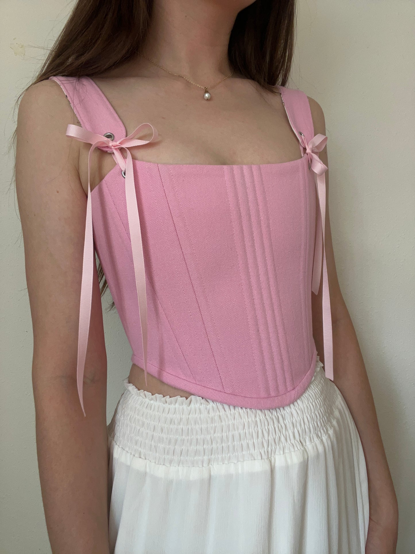 The Rosé corset with removable shoulder straps