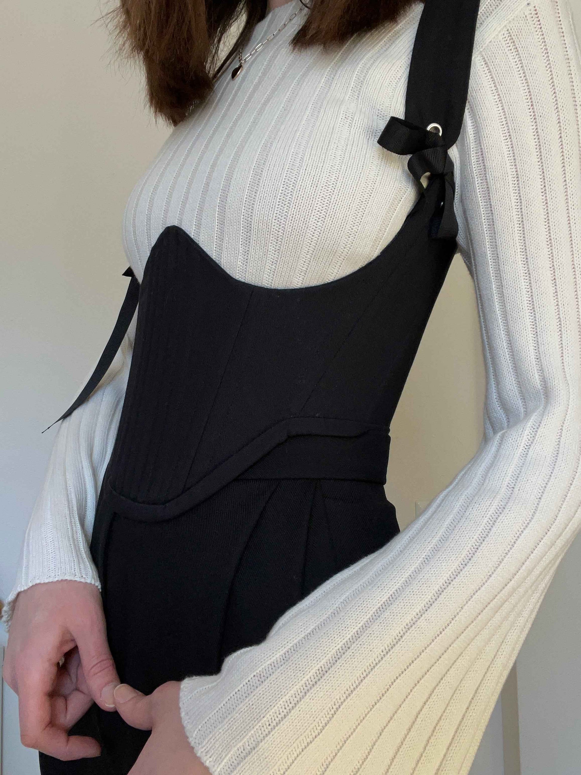 Black Underbust Corset for Stunning Silhouette 🖤