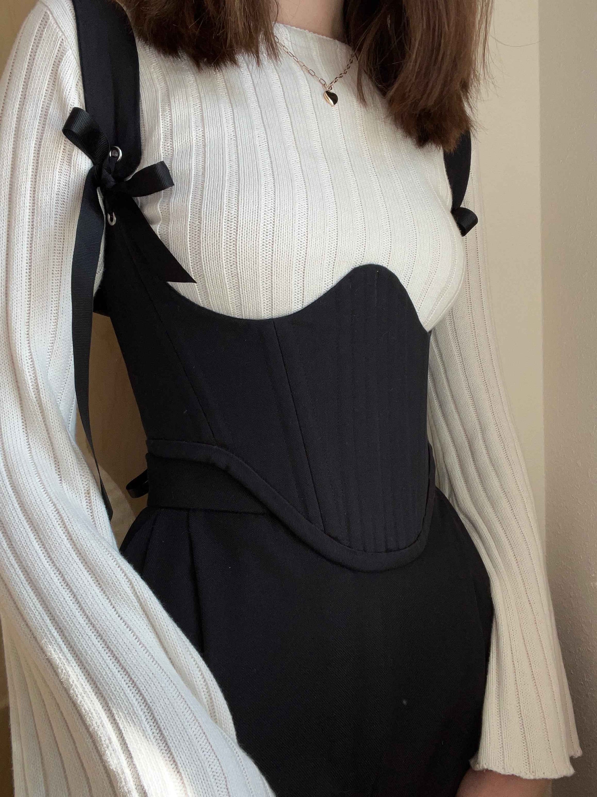 Black Underbust Corset for Stunning Silhouette 🖤