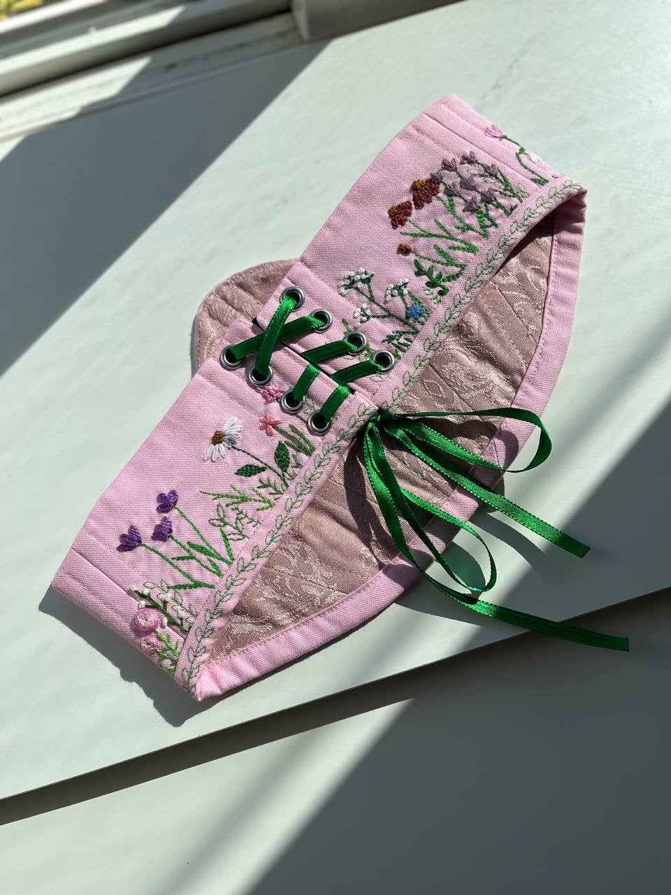 Embroidered floral corset belt size XS-S