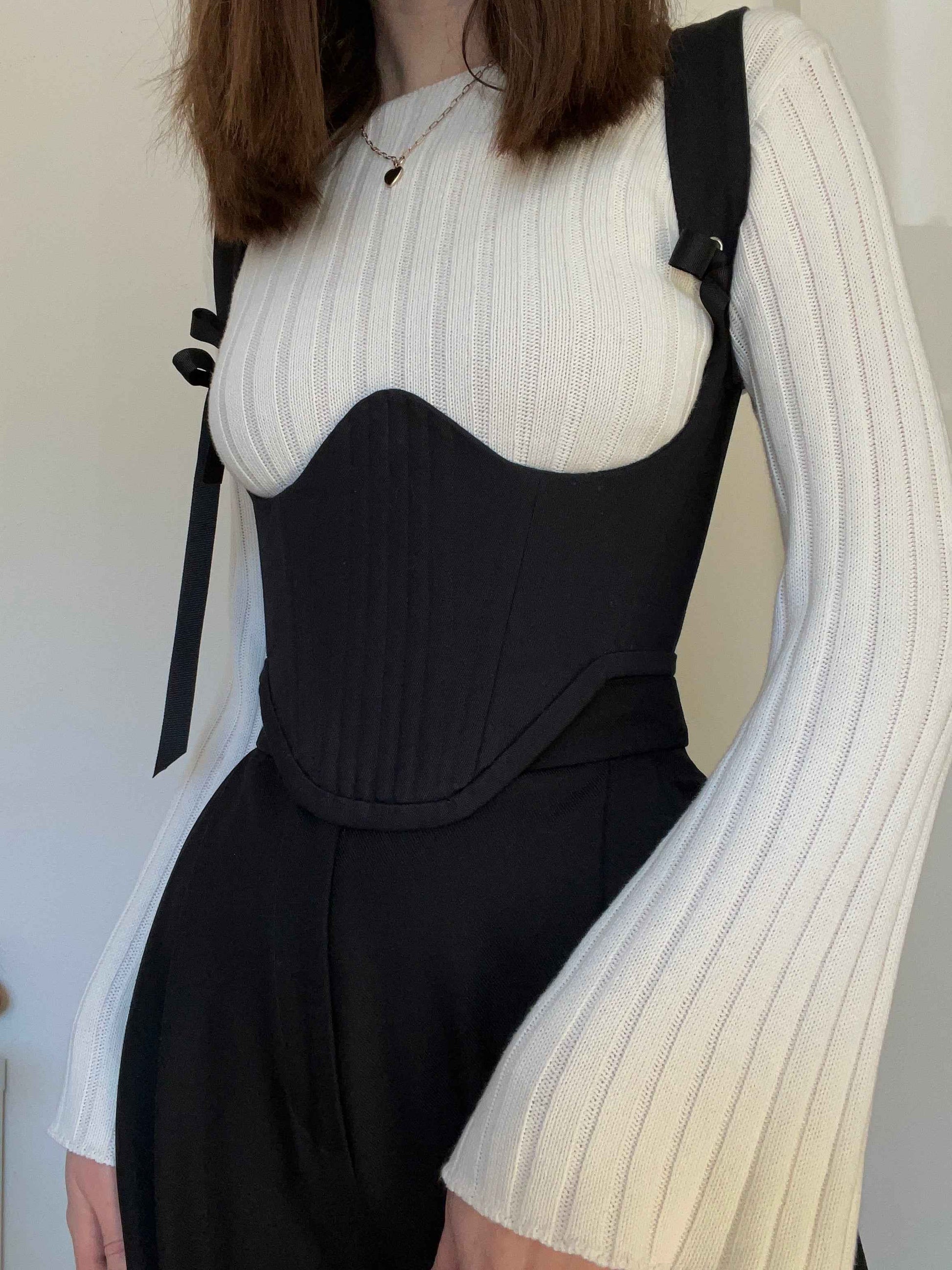 Black Underbust Corset for Stunning Silhouette 🖤