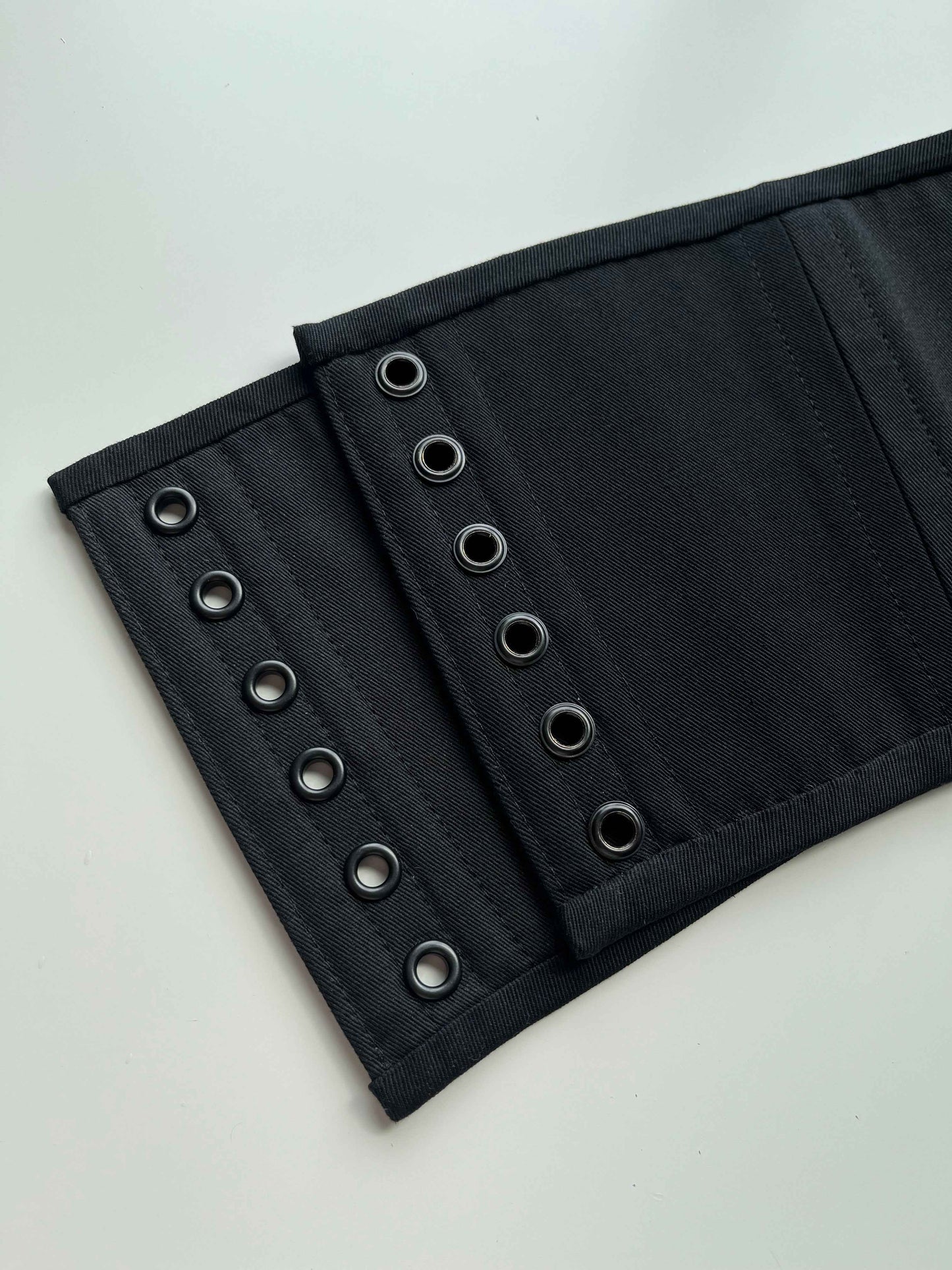Underbust corsage belt “Wild grace”
