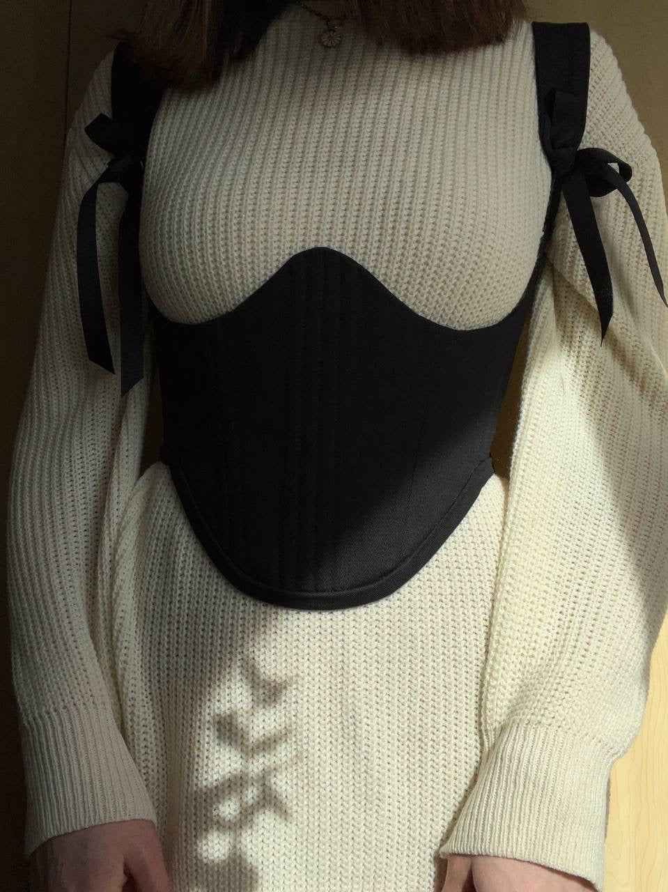 Black Underbust Corset for Stunning Silhouette 🖤