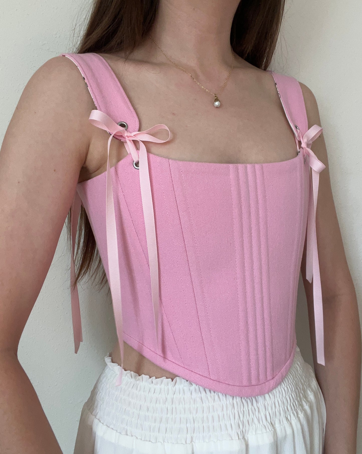The Rosé corset with removable shoulder straps