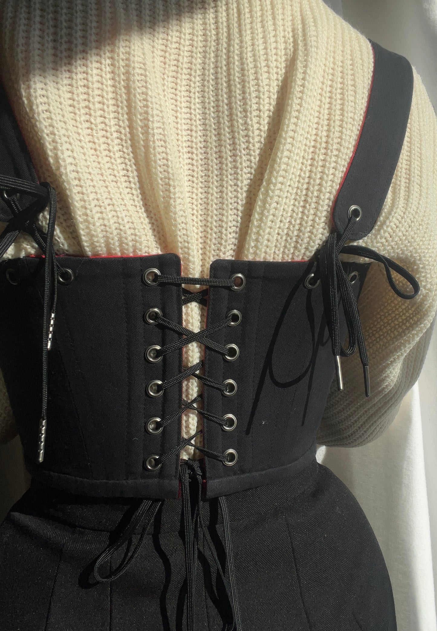 Reversible black and red underbust corsage with removable shoulder straps