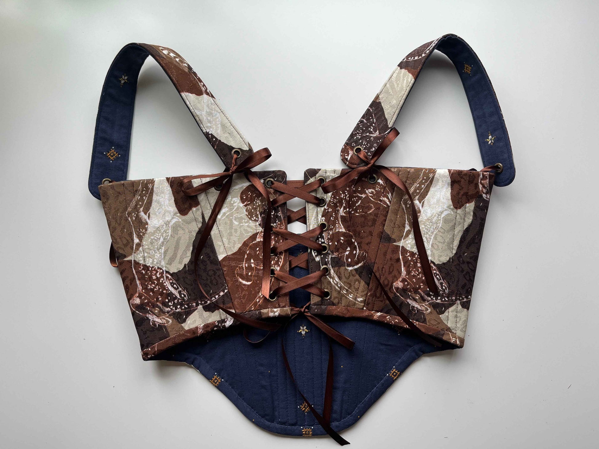 Reversible underbust for NN