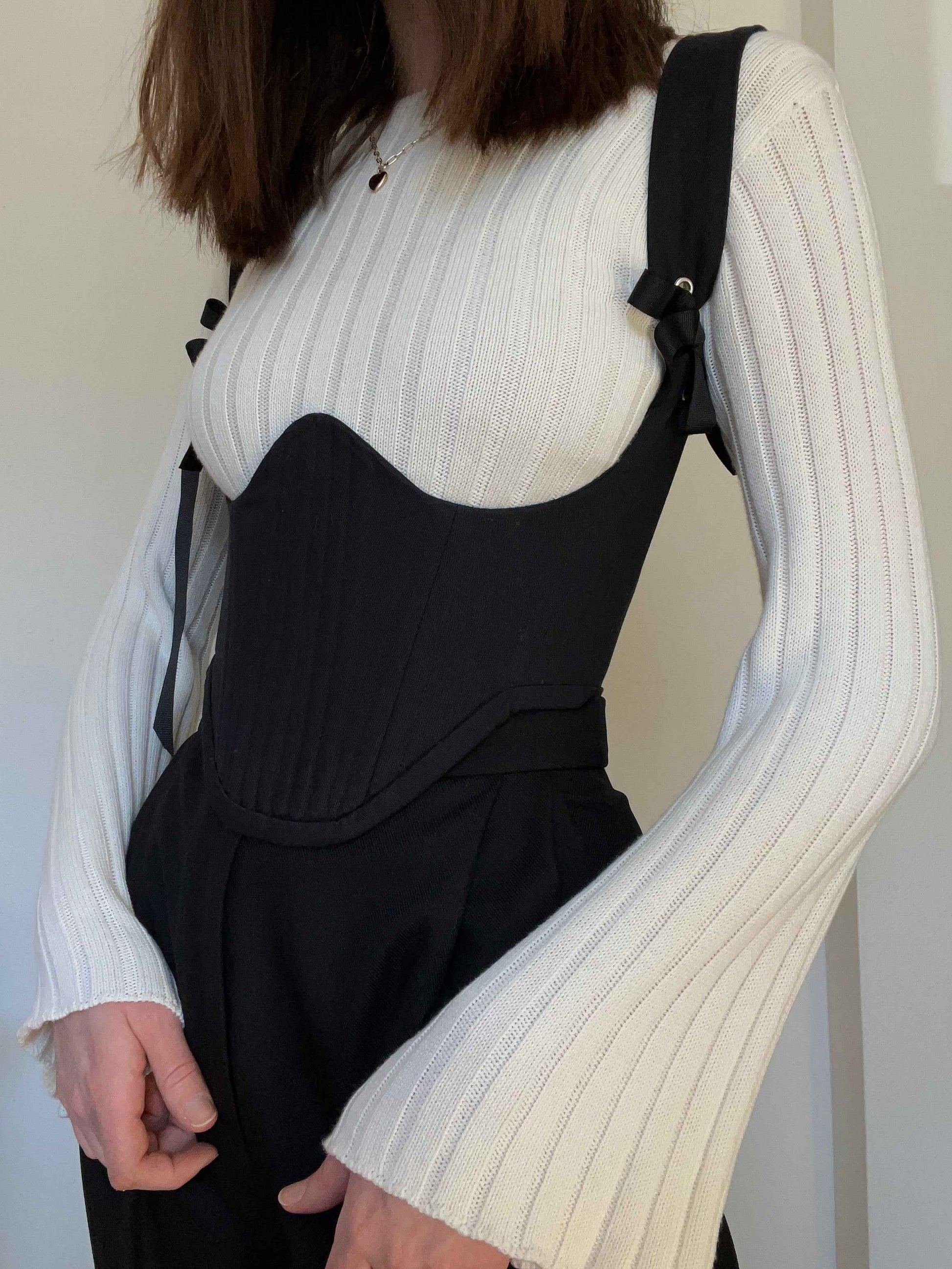 Black Underbust Corset for Stunning Silhouette 🖤