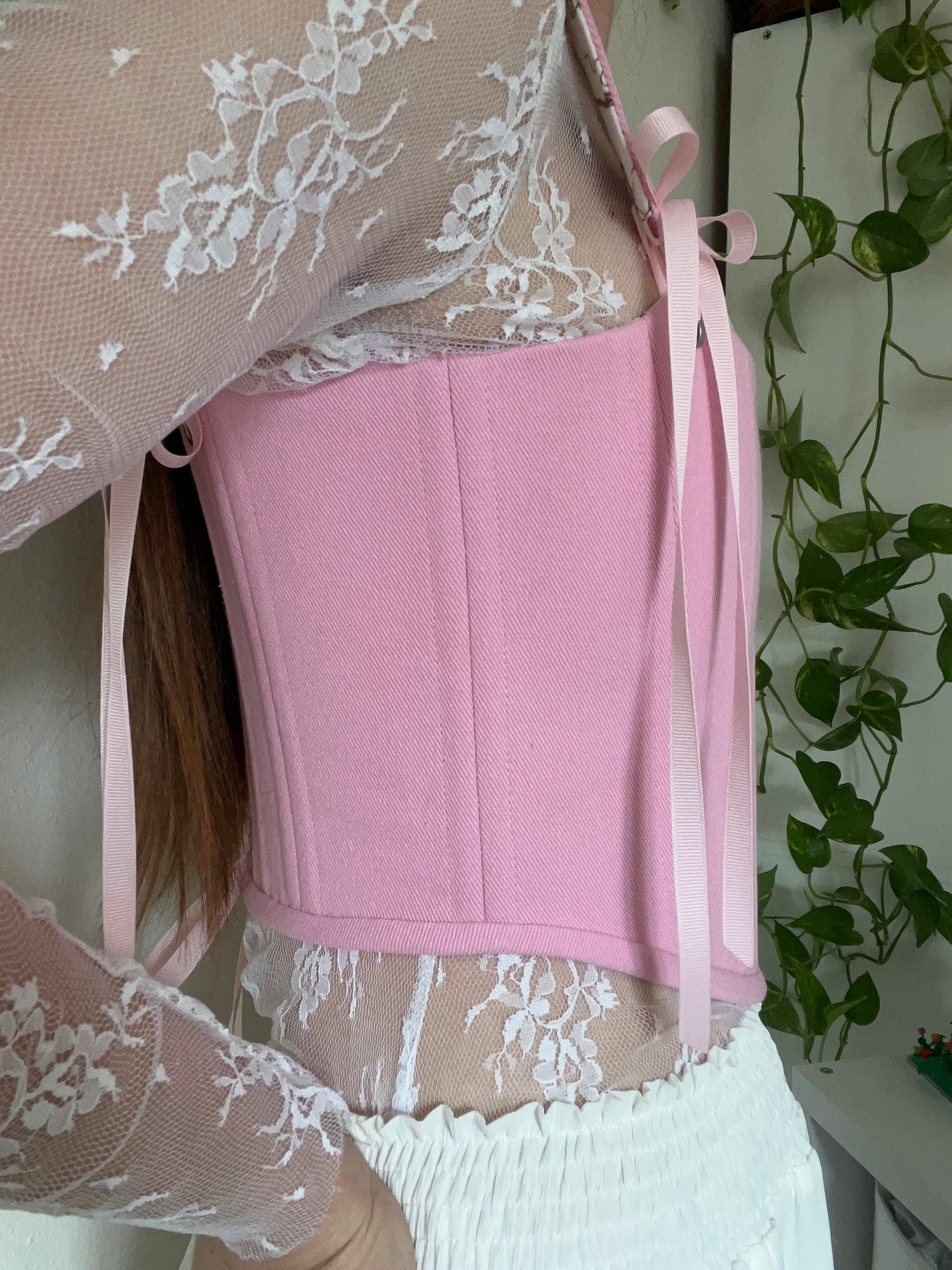 The Rosé corset with removable shoulder straps