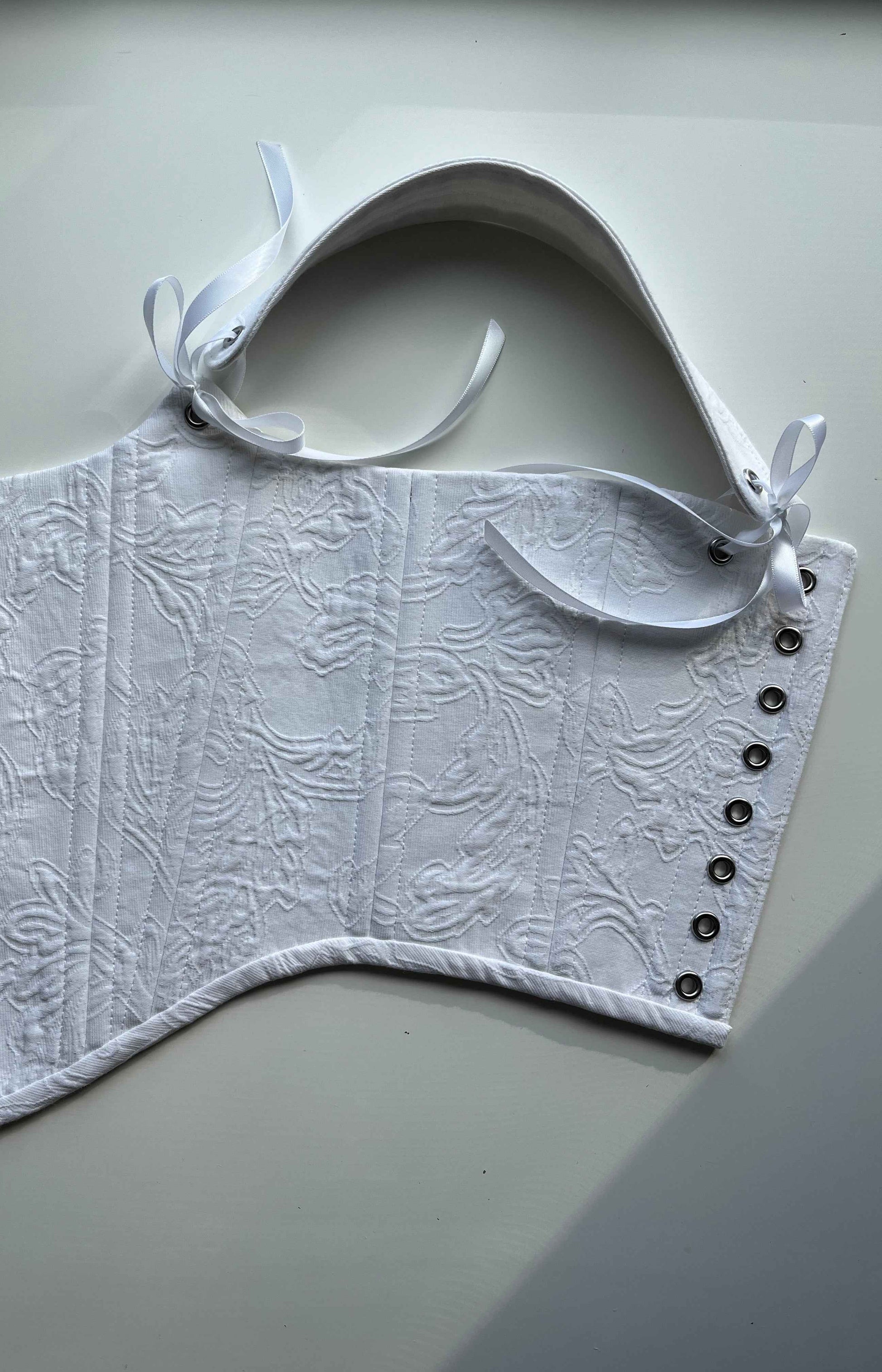 Updated “Luna” corset with removable shoulder straps 🌙