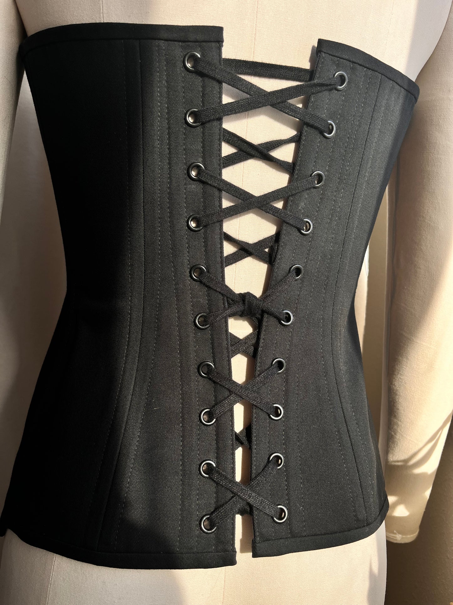 Signature Noir Strapless Corset