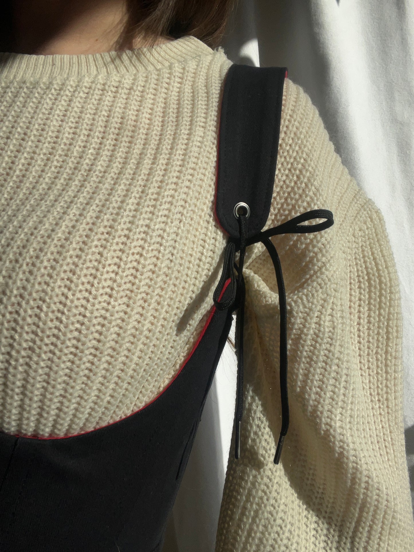 Reversible black and red underbust corsage with removable shoulder straps