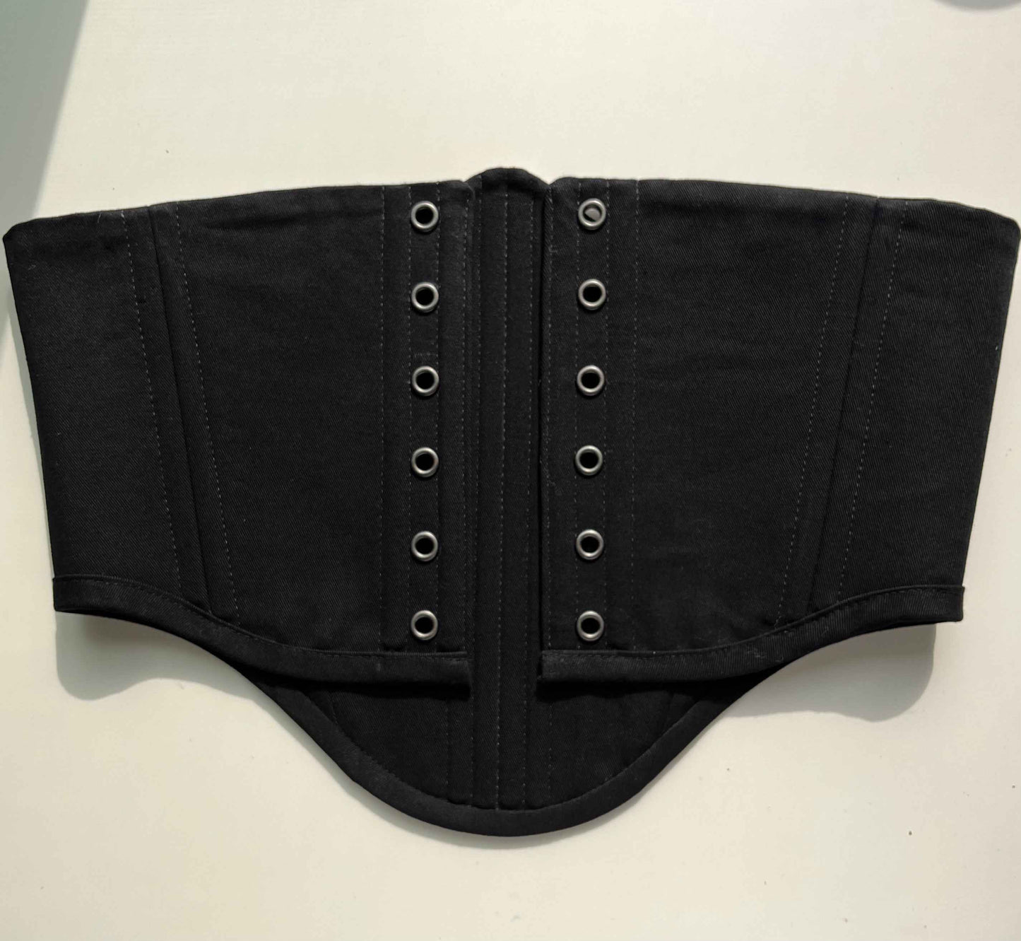 Reversible Corsage Belt in Black Twill & Damask