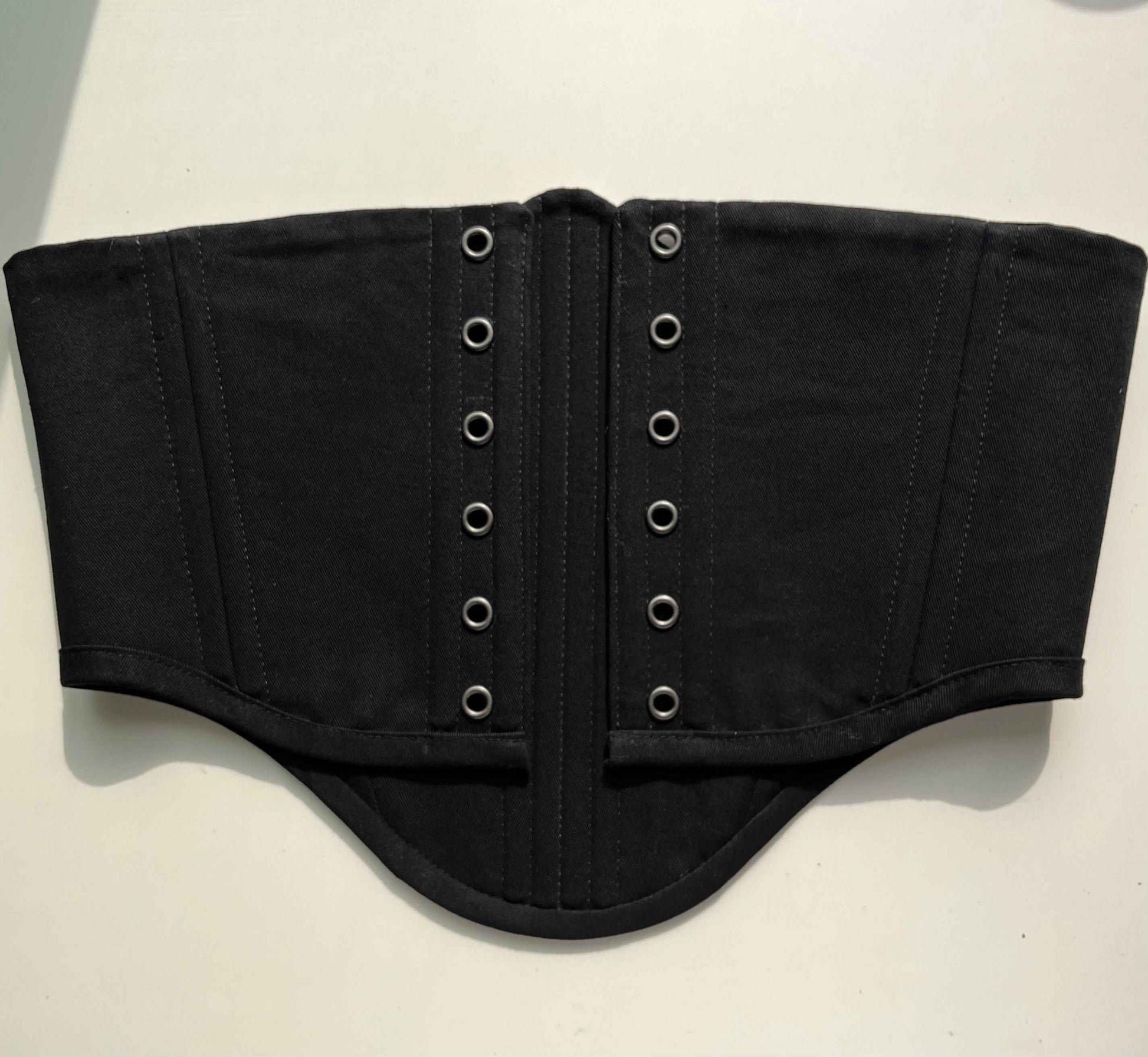 Reversible Corsage Belt in Black Twill & Damask