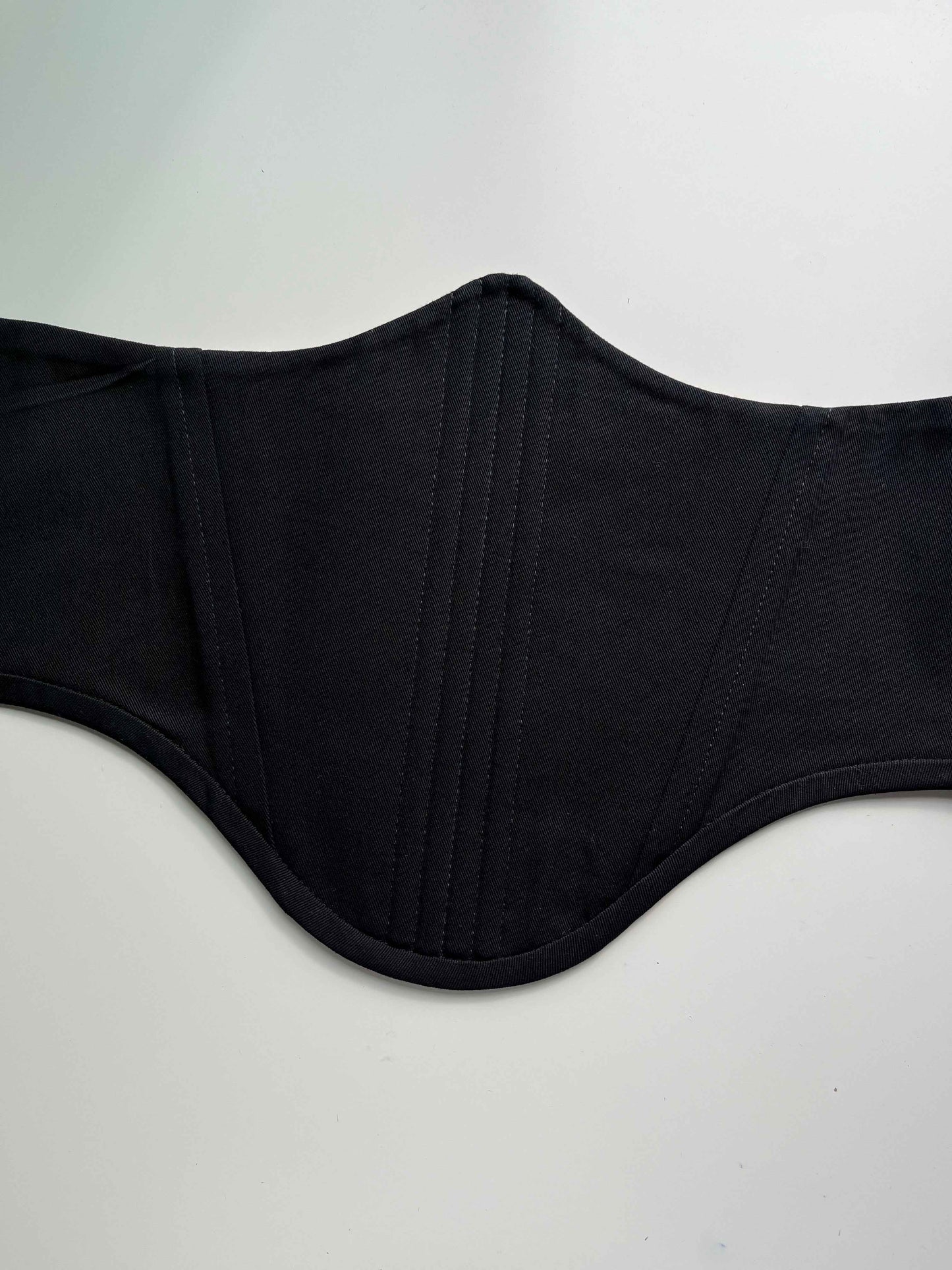 Reversible Corsage Belt in Black Twill & Damask