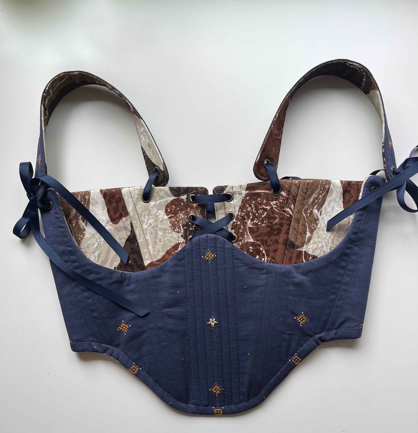 Reversible underbust for NN