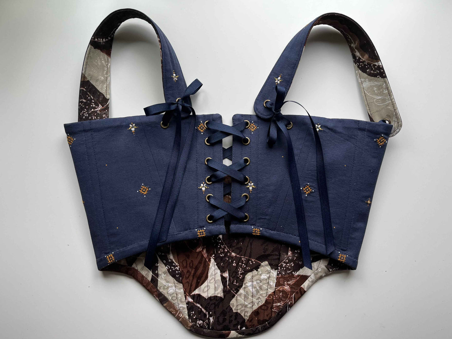 Reversible underbust for NN