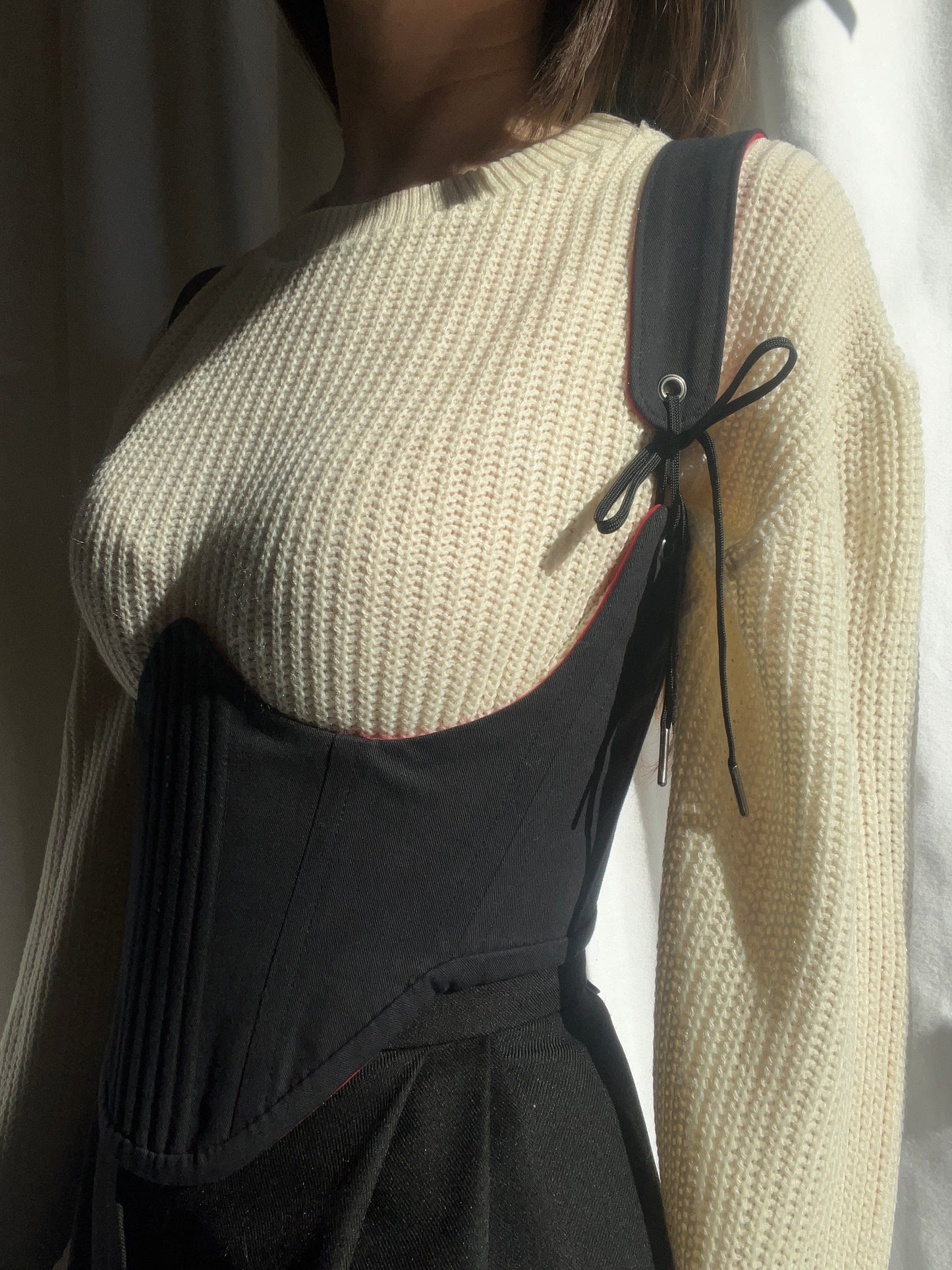 Reversible black and red underbust corsage with removable shoulder straps