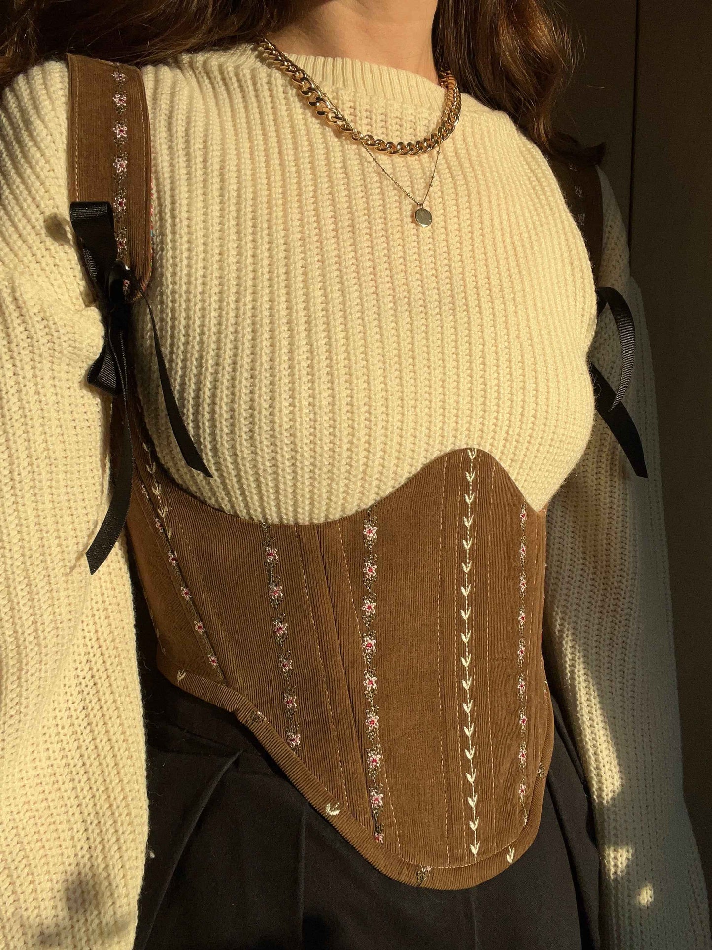 Brown Embroidered underbust corsage with removable shoulder straps 🤎