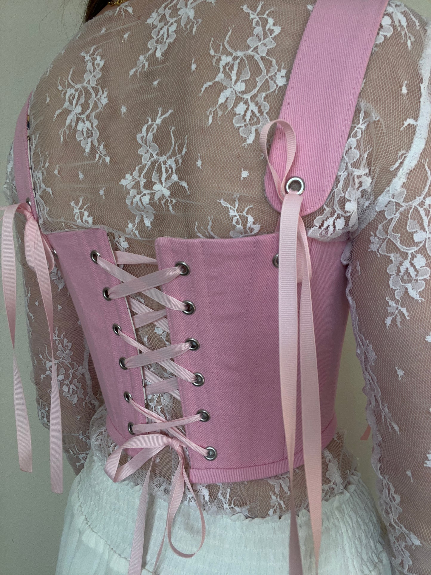 The Rosé corset with removable shoulder straps